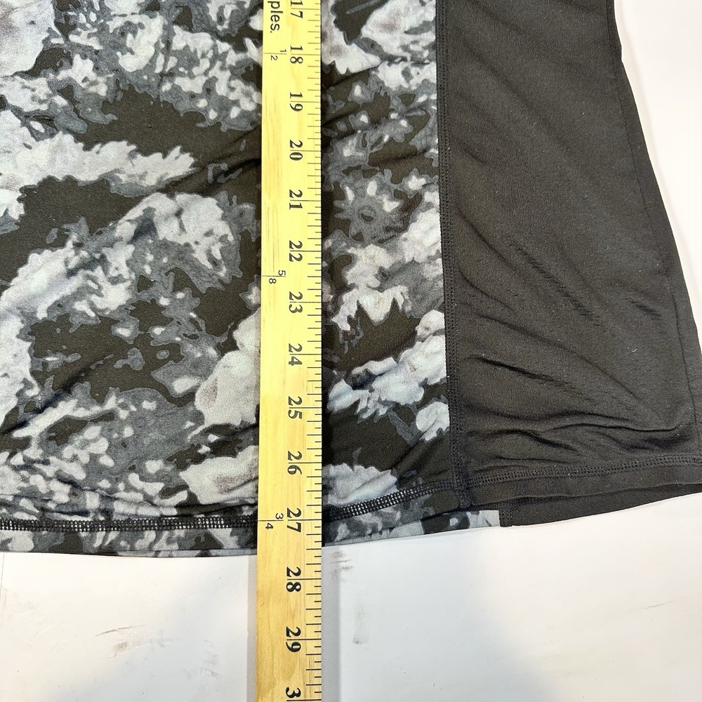 Athleta Camo Long Sleeve Workout Top XL Gray Black Thumbholes Athletic Running - Picture 10 of 11